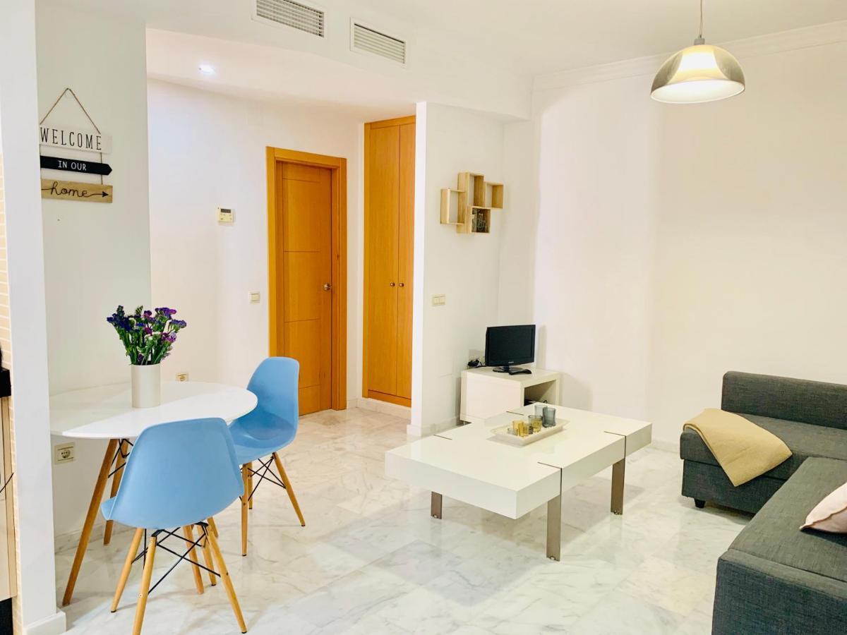 Homely Parras Con Terraza Apartamento