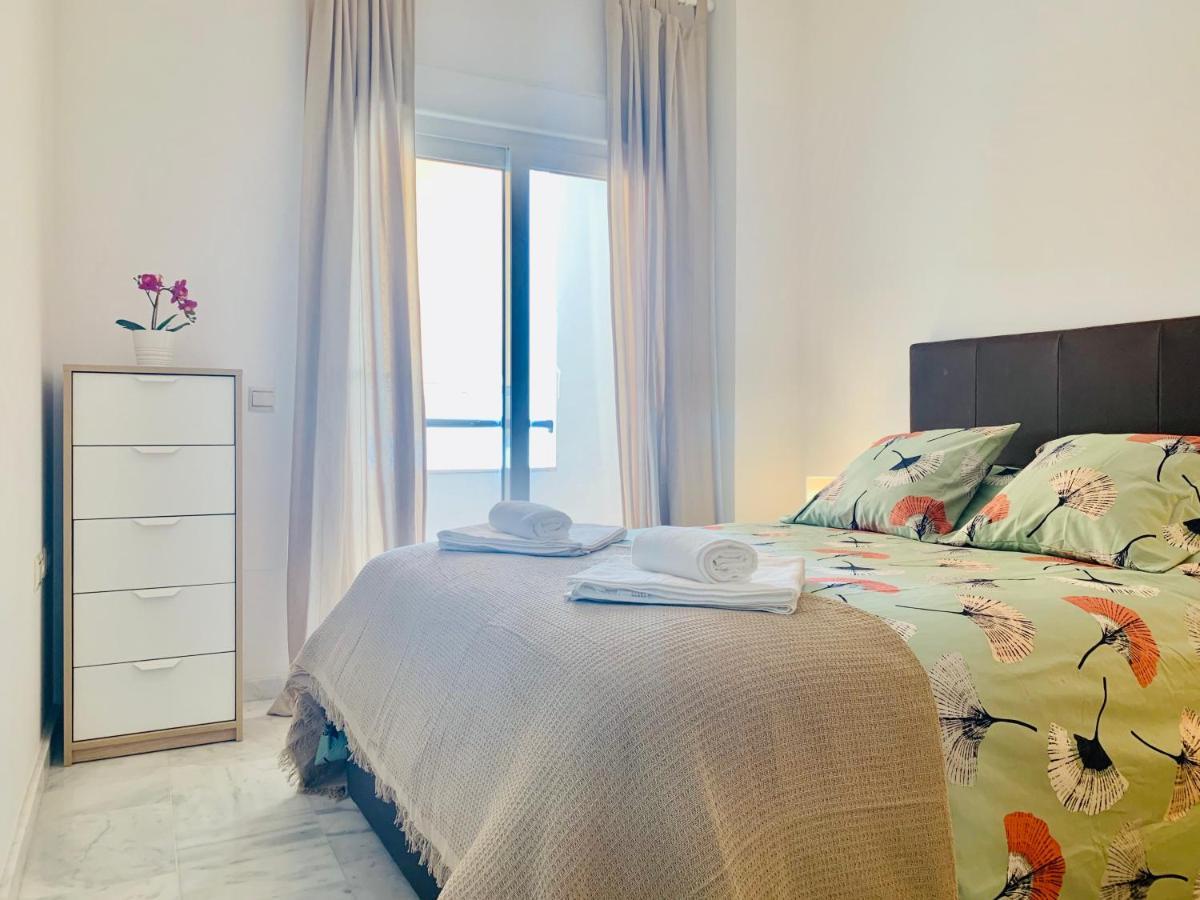 Homely Parras Con Terraza Apartamento